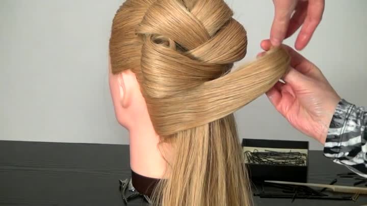 Pricheska Dlya Dlinnyh Volos Na Novyj God Hairstyle For New Year