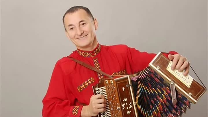 Александр арсентьев чувашский певец биография личная жизнь Песня "Купăс" ("Гармошка"). Поёт Александр Васильев.