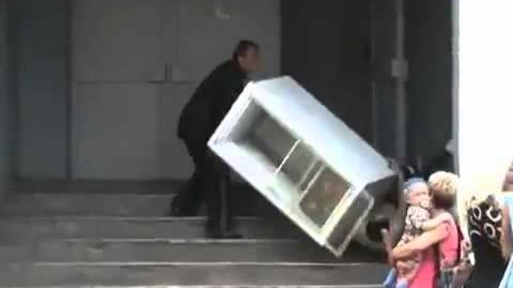 nesut holodilnik ne donesli prikol