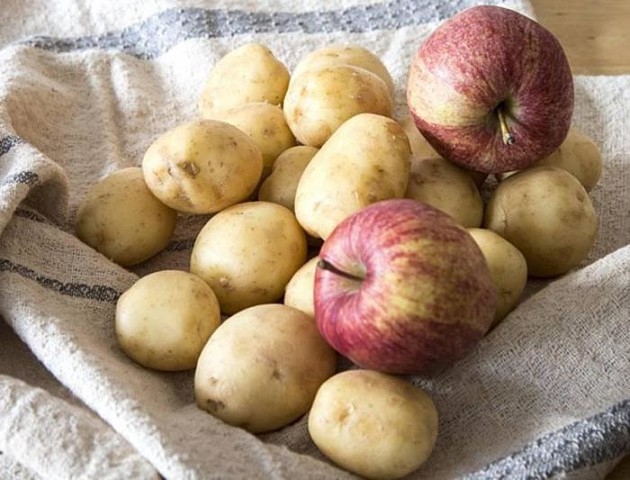Картинки по запросу картофель положите к нему несколько яблок