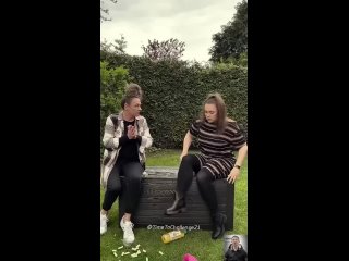 Теперь понятно кто там был за рулем (видео)