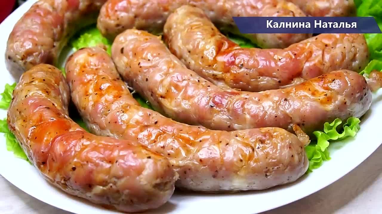 Домашняя колбаса без духовки. Колбаса без красителей. Домашняя колбаса тик ток. С чем подать домашнюю колбасу.