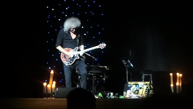 Brian May Kerry Ellis Last Horizon ( Guitar solo) Moscow vol.