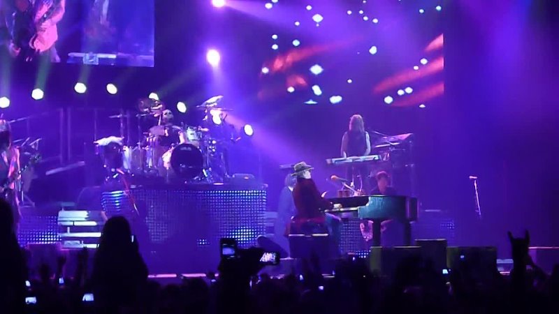 Guns N’ Roses - November Rain - live in Moscow 