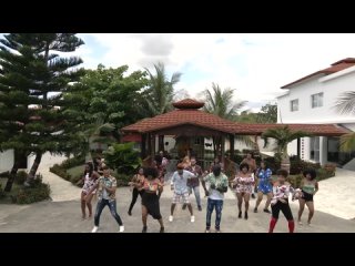 Grupo de DOMINICANOS bailando en una FINCA — Que sufra, que chupe y que llore