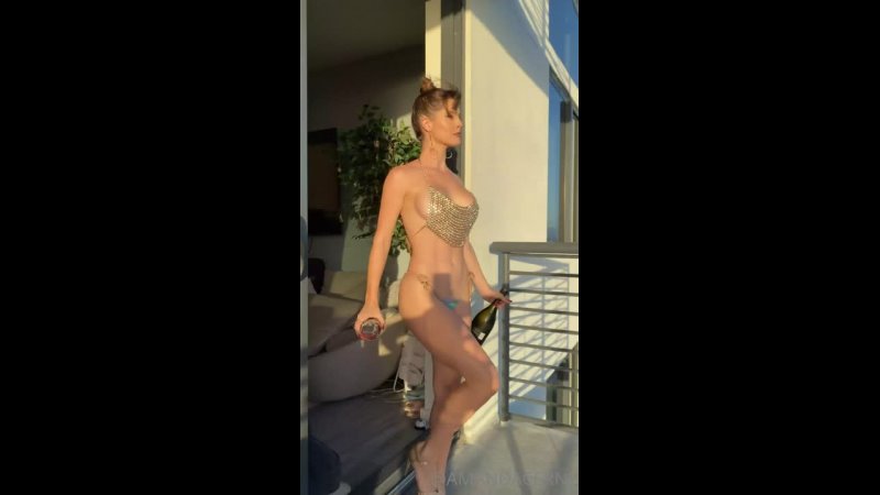 Vitória naked amanda cerny in Amanda Cerny