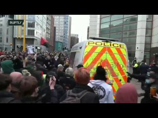 Велика побуна у Бристолу (Уједињено Краљевство) 🗣️ Énorme manifestation à Bristol aux Royaume-Uni