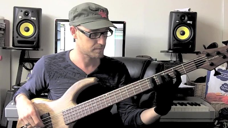 II VI Jazz Lick Bass Lesson (1) with Scott Devine