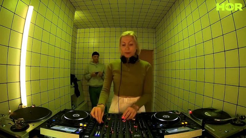 TTT X HÖ R Ellen Allien April 4 10pm