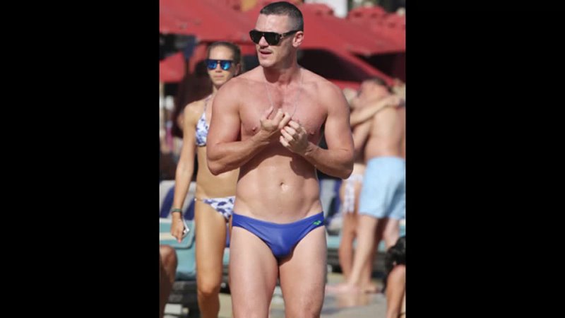 (116) HOT AND HANDSOME GAY ACTOR LUKE EVANS