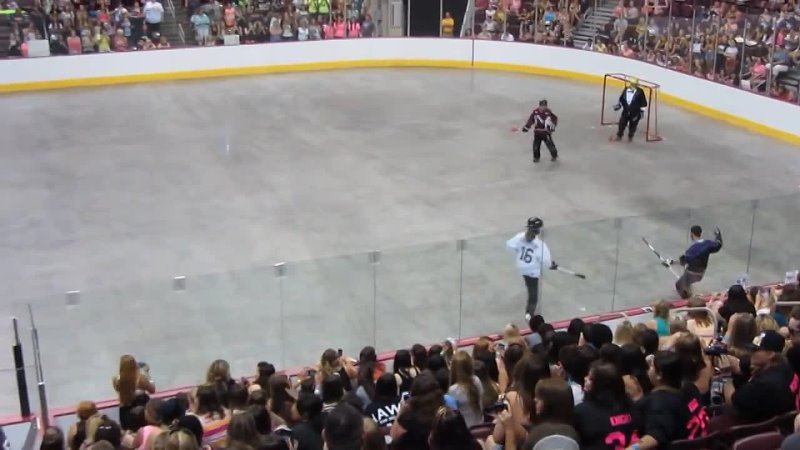 HANSON vs. JONAS BROTHER Broom Ball Game - MixTape Festival 2013 Part 2