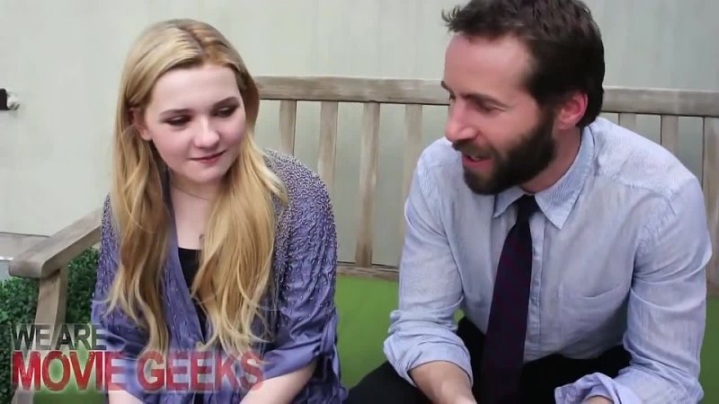 Abigail Breslin & Alessandro Nivola Talk JANIE JONES