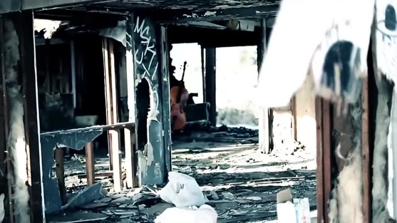 Radioactive Lindsey Stirling and играет на скрипке ( Музыкальный Клип. )