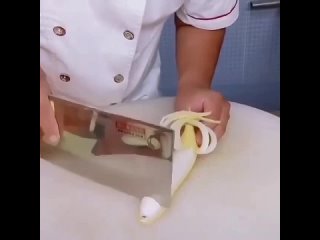 Фигурная резка из банана