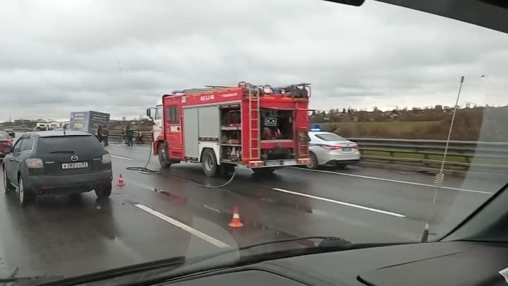 Массовое ДТП на кольцевой, перед сьездом на Таллинское шоссе с внутренней стороны