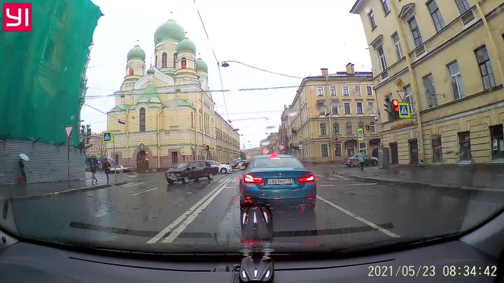 На перекрёстке Лермонтовского и Римского Корсакова, стоит разбитая классика и Киа с Honda Civic (цив...