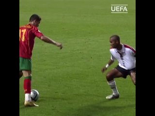 Криштиану Роналду против Эшли Коула на ЕВРО 2004.