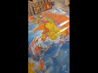 Интерактивная политическая карта мира с флагами всех стран 157*107 см.mp4