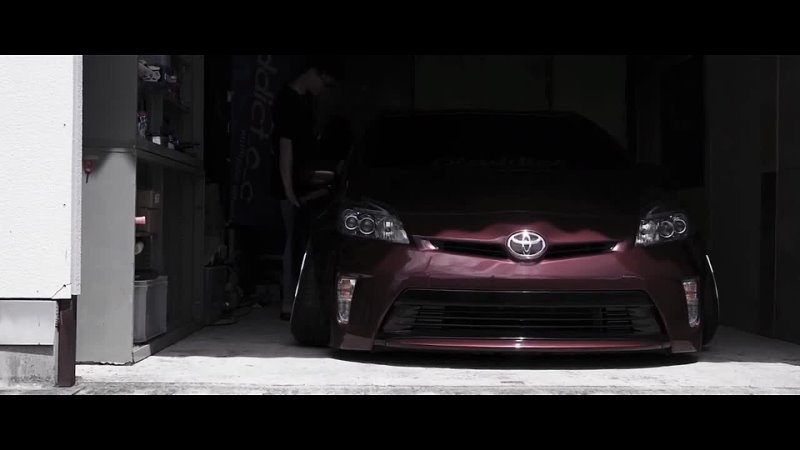 Staddict  Toyota Prius  LIBERAL VIEW ¦ Perfect Stance