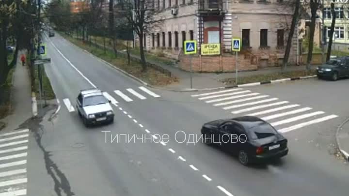 Женщина-водитель получила штраф в 15000 рублей за то, что снесла велосипедиста в Звенигороде, выезжа...