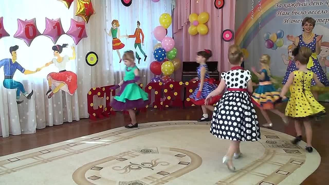 Танец с папой в детском саду. Танец папа и дочка выпускной в саду. Танец пап и дочек в детском саду сценарий.