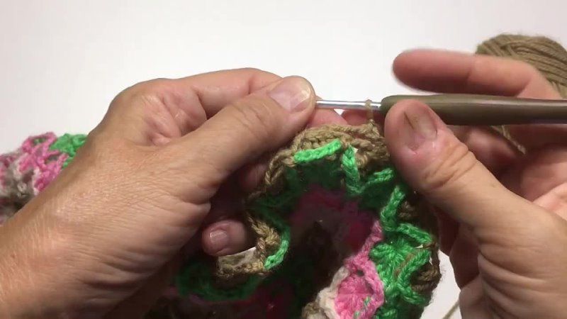 Сидушка на табурет баварской вязкой (Давай вязать Let's knit)