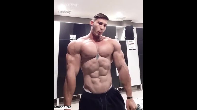 63ft Tall Handsome Muscle Dude Ramonn Posing Gym