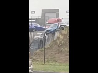 🌊 Казань уходит под воду: лодка — новый транспорт дня!  Город накрыли тропические ливни — последствия уже ощущаются по... (видео)