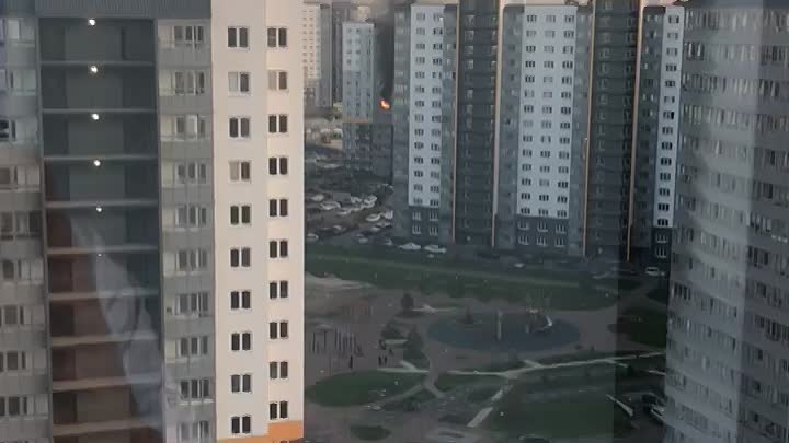 В посёлке Новогорелово горит квартира в ЖК Новое Горелово на ул. Современников 15 к1.