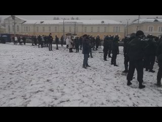 ОМОН на площади Кирова