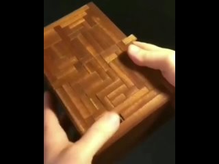 Интересная шкатулка с секретным механизмом, только решив головоломку вы сможете открыть коробку.