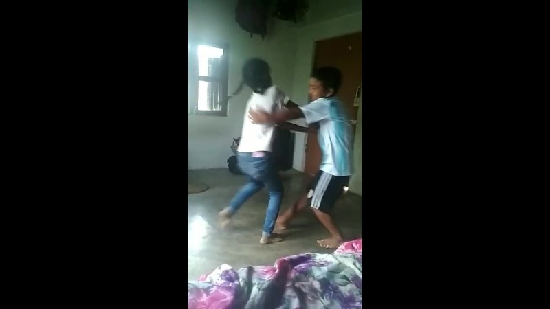 real fight between sister and brother