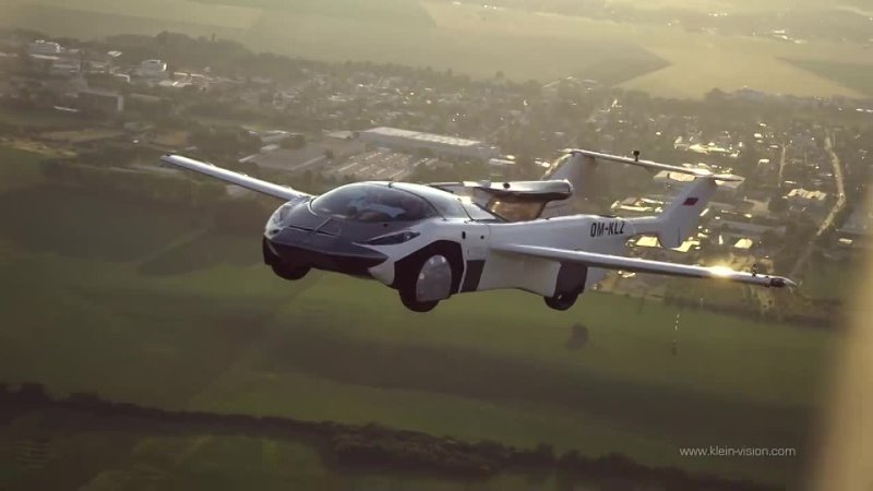 Летающая машина AirCar совершила первый межгородской перелёт