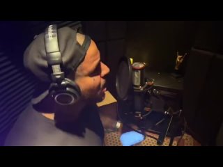 Tommy Vext - Hollywoods Bleeding Cover (1)