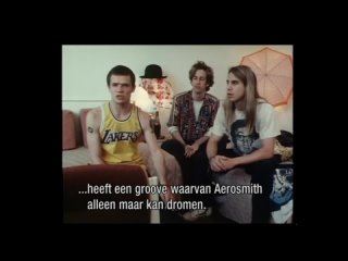 Red Hot Chili Peppers — A Dutch Connection (в переводе на русский)