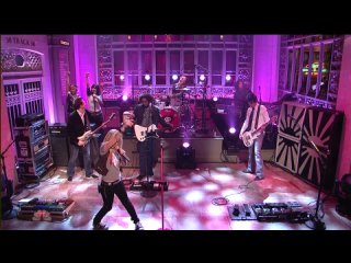 Avril Lavigne - SNL (1080i) [04-14-07] - 01 - Girlfriend