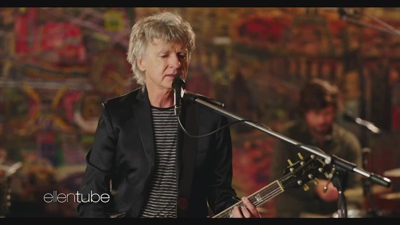 Crowded House Dont Dream Its Over ( Live at the Ellen Degeneres