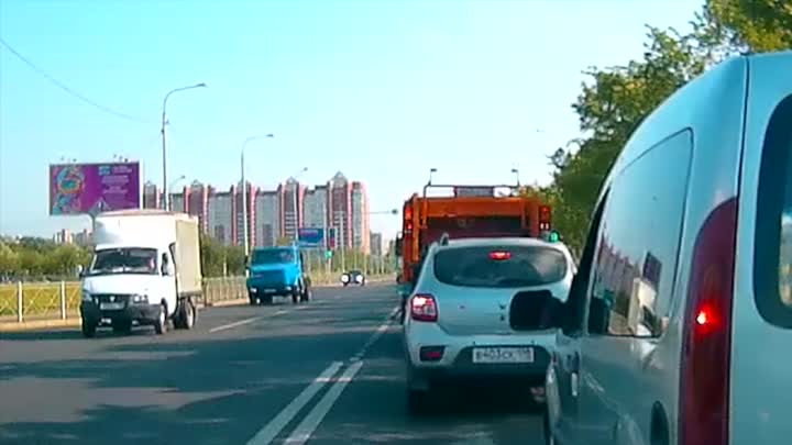 Видеозапись аварии на пересечении Турку и Белградской. Вроде все живы...