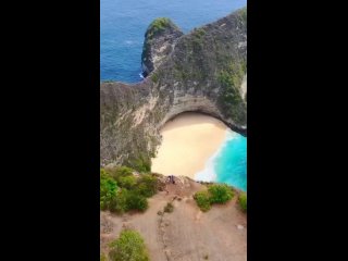 (Kelingking Beach, Bali Indonesia)