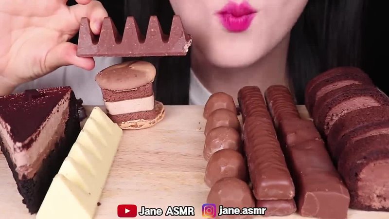 [Jane ASMR 제인] ASMR DARK&MILK CHOCOLATE *CHOCOLATE BAR, CHOCOLATE BALLS, TOBLERONE, MALTESERS 초콜릿 먹방 JANE ASMR 제인