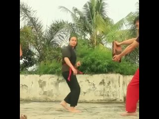 Чиньтя  Чандранайя - индонезийский мастер боевых искусств xbymnz  xfylhfyfqz - byljytpbqcrbq vfcnth ,jtds[ bcreccnd