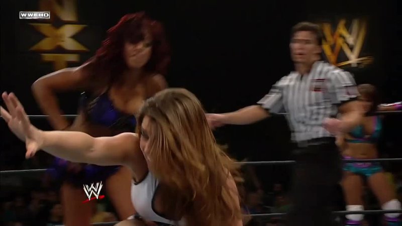 Layla Alicia Fox vs Audrey Marie