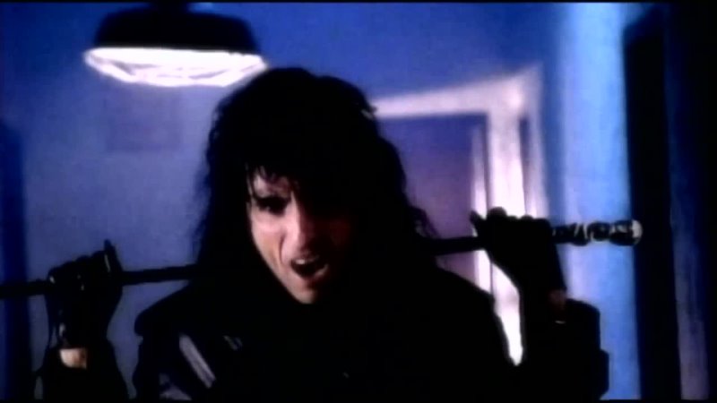 Alice Cooper Loves a Loaded Gun ( Official Music Video)