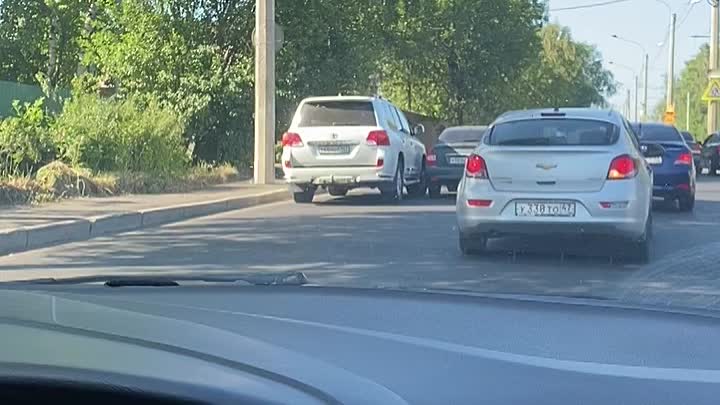 На Рябовском шоссе притерлись две пары автолюбителей.