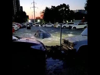 На Орбитальной затопило автостоянку  Нетипичный Ростов