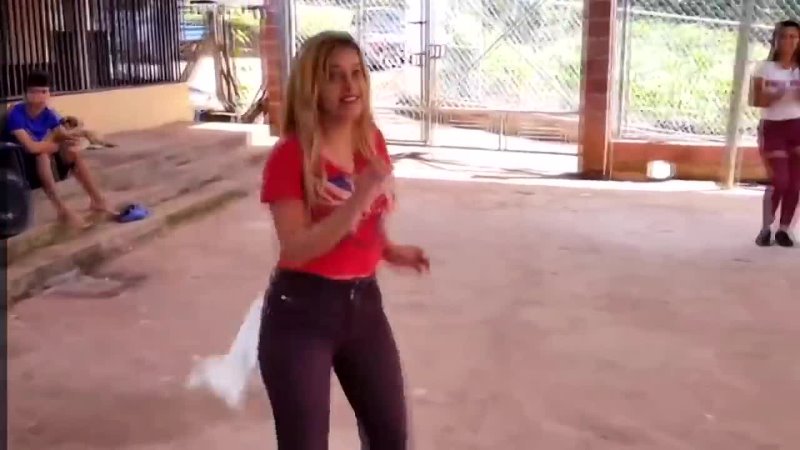 Cumbia oye mujer raymix salvadoreñas bailando