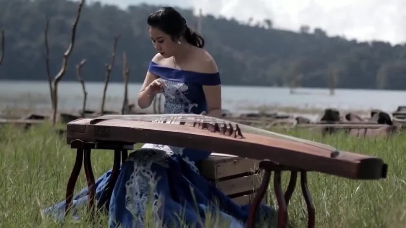 ( Jay Zhou 杰伦) Qing Hua Ci 青花瓷 Blue and White Porcelain Olivia Lin Guzheng