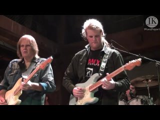Walter Trout  Band with Jon Trout - 1.Rock Me Baby 2 Red House Hamburg Fabrik Germany (2015)