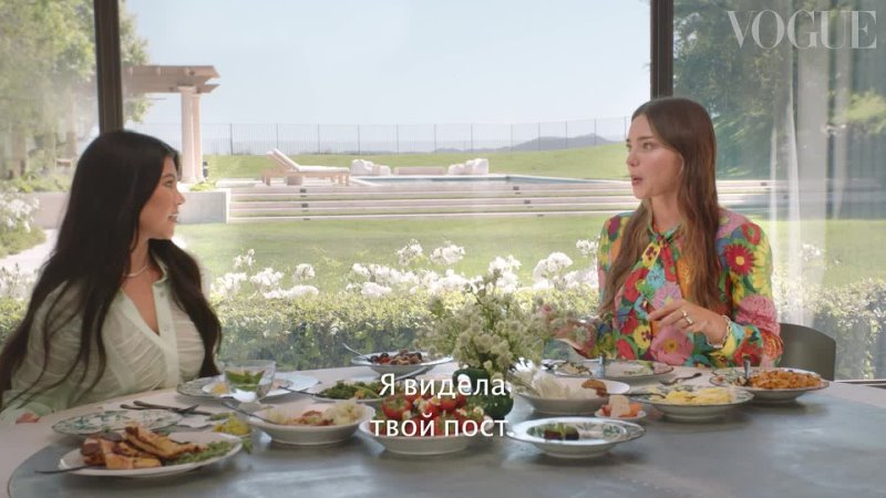 Кортни Кардашьян и Миранда Керр ужинают вместе | Vogue Россия