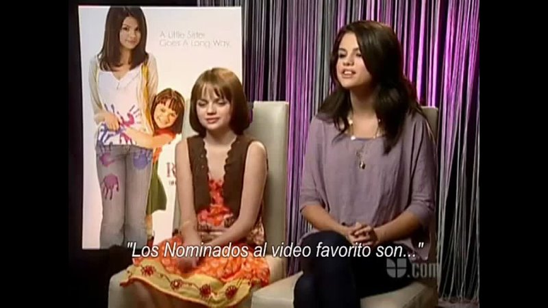 Selena Gomez & Joey King - Joey Sings "Ramona Blue"